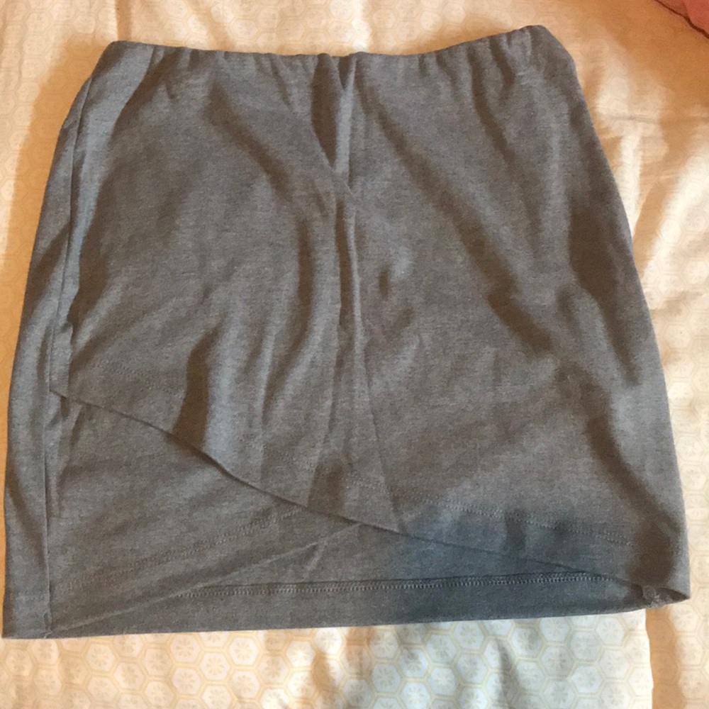 Gray stretch skirt